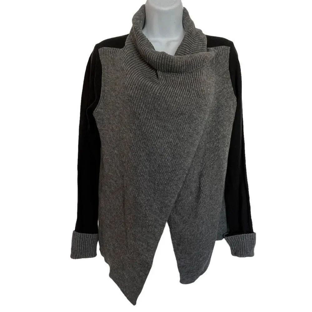 Venus Women’s Gray Open Front Cardigan Size Small